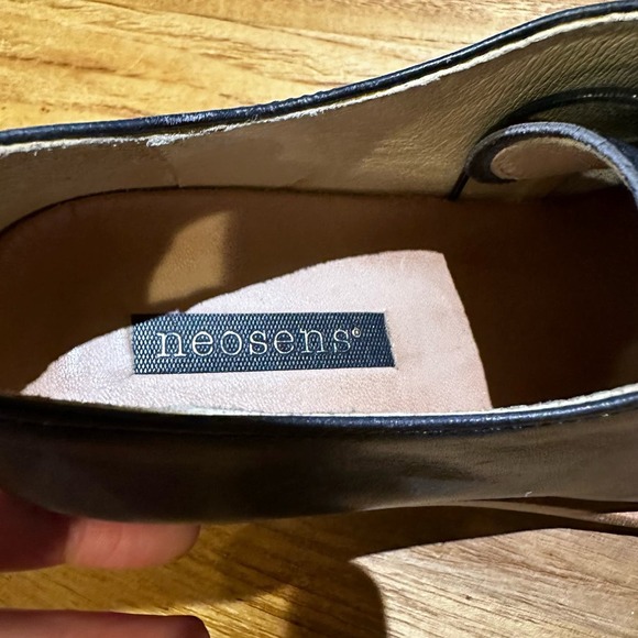 Neosens Women’s Black Leather Cylinder Block Heel Shooties Minimalist Neutral - Picture 3 of 12